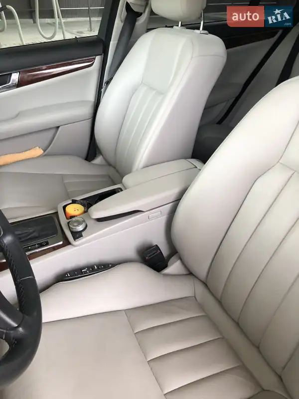 Mercedes-Benz C-Class 2010 VIN WDD2042021F584961 фото оголошення 14 з 52
