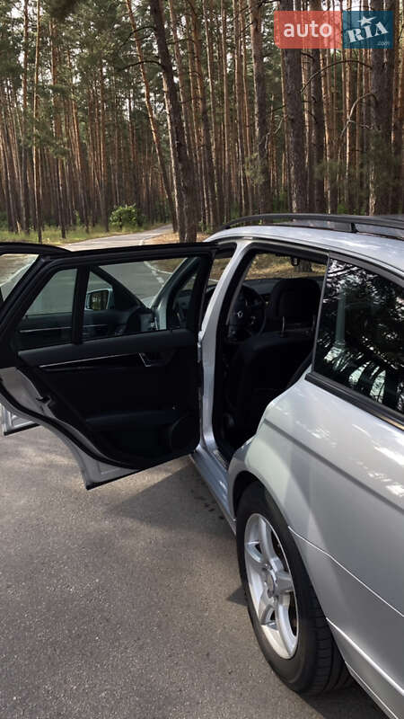 Универсал Mercedes-Benz C-Class 2009 в Полтаве