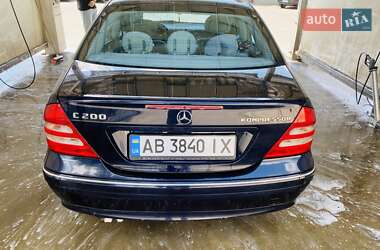 Седан Mercedes-Benz C-Class 2003 в Киеве