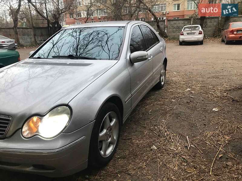 Седан Mercedes-Benz C-Class 2003 в Одессе