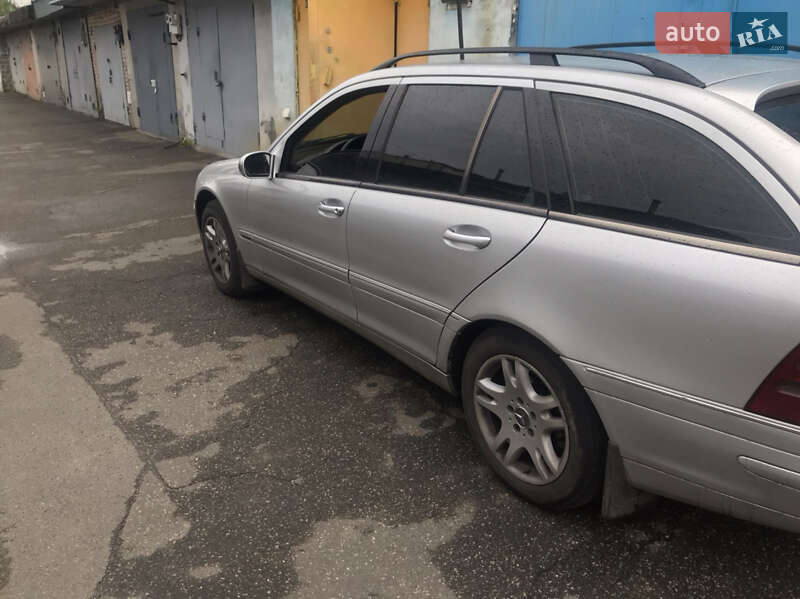 Универсал Mercedes-Benz C-Class 2001 в Киеве