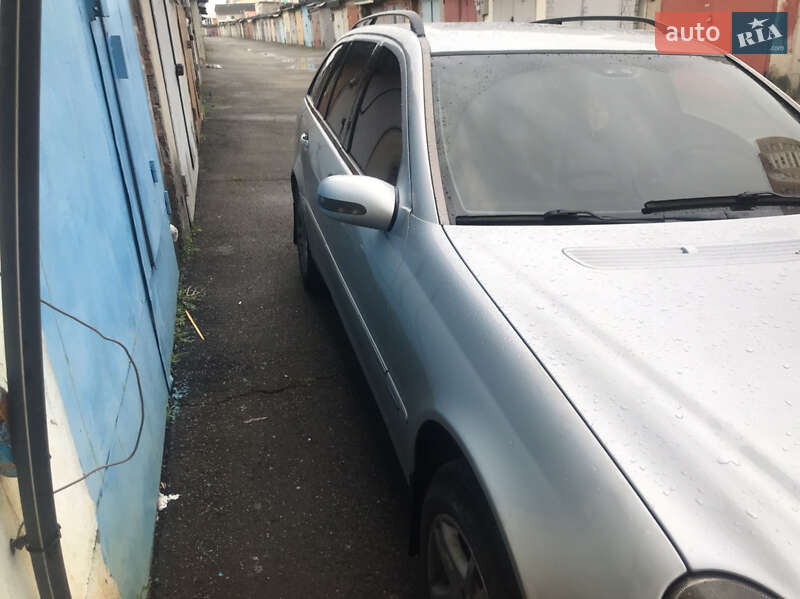 Универсал Mercedes-Benz C-Class 2001 в Киеве