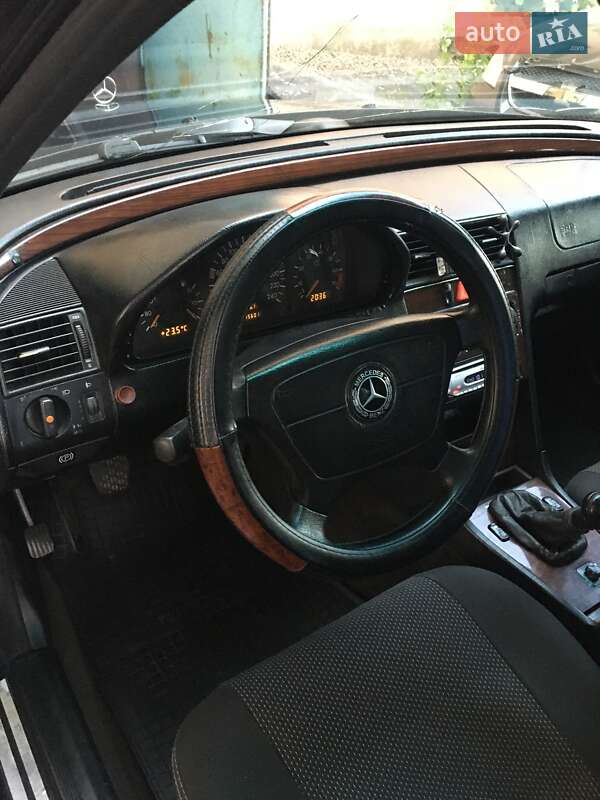Седан Mercedes-Benz C-Class 1995 в Хмельницком