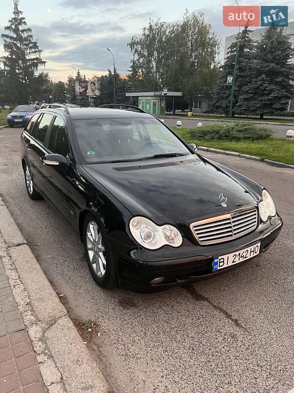 Универсал Mercedes-Benz C-Class 2003 в Миргороде