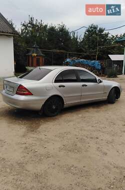 Седан Mercedes-Benz C-Class 2002 в Черновцах