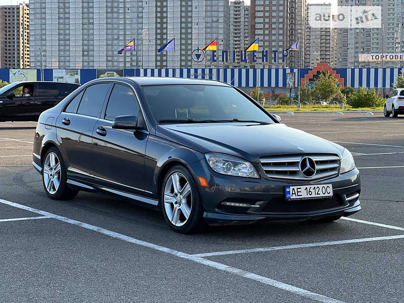 Седан Mercedes-Benz C-Class 2010 в Киеве