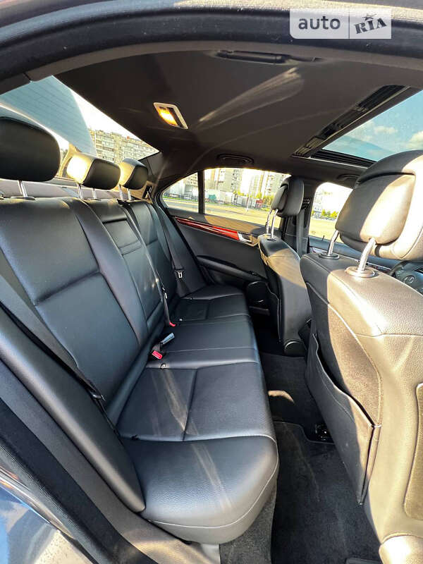 Седан Mercedes-Benz C-Class 2010 в Киеве