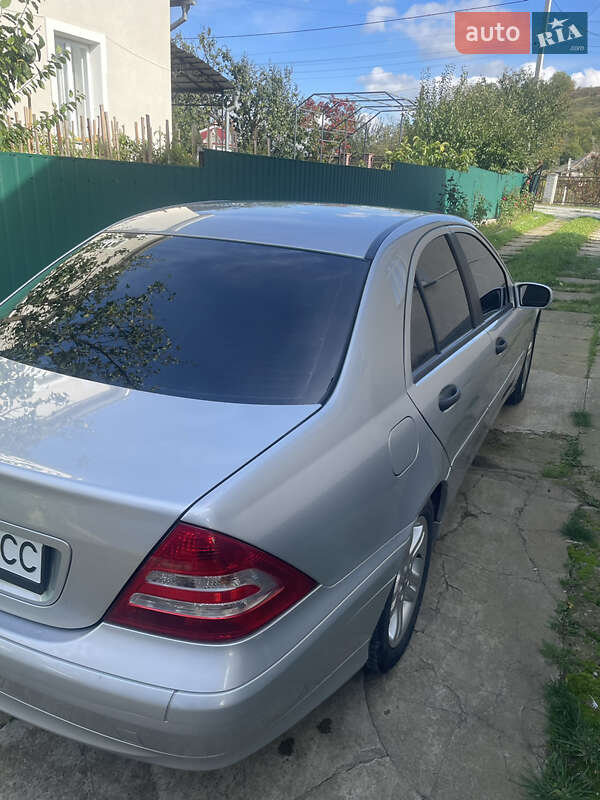 Седан Mercedes-Benz C-Class 2004 в Чорткові