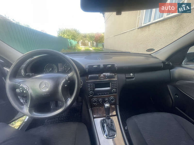 Седан Mercedes-Benz C-Class 2004 в Чорткові