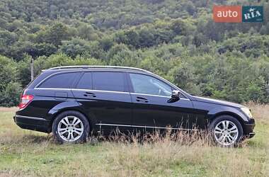 Універсал Mercedes-Benz C-Class 2009 в Ужгороді