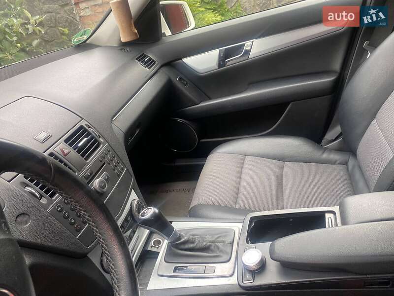 Универсал Mercedes-Benz C-Class 2010 в Виннице