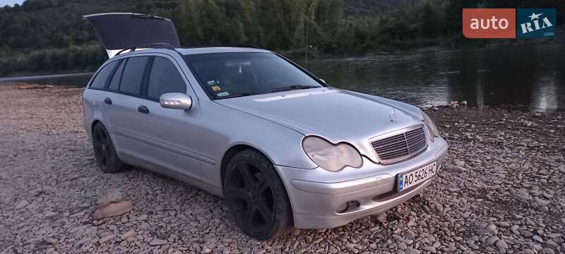 Универсал Mercedes-Benz C-Class 2003 в Хусте