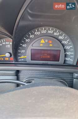 Купе Mercedes-Benz C-Class 2002 в 