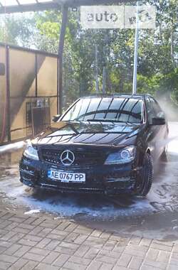 Седан Mercedes-Benz C-Class 2011 в Днепре