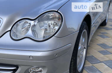Седан Mercedes-Benz C-Class 2004 в 