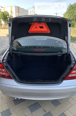 Седан Mercedes-Benz C-Class 2004 в 