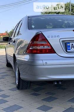 Седан Mercedes-Benz C-Class 2004 в 