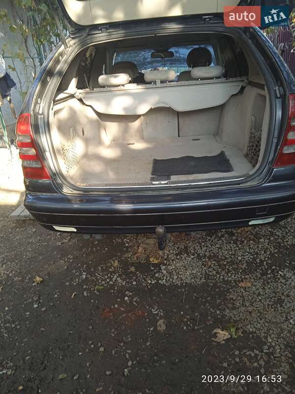 Универсал Mercedes-Benz C-Class 2002 в Овидиополе