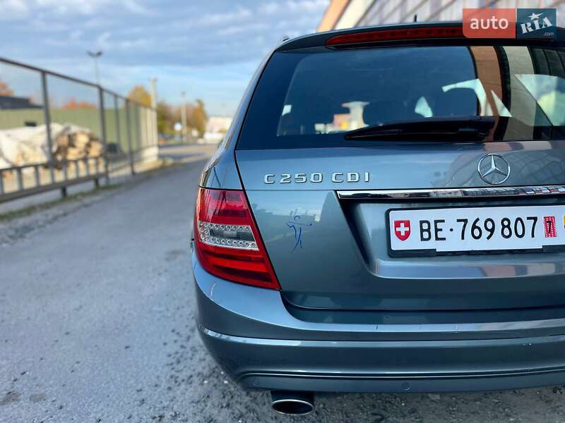 Універсал Mercedes-Benz C-Class 2011 в Луцьку