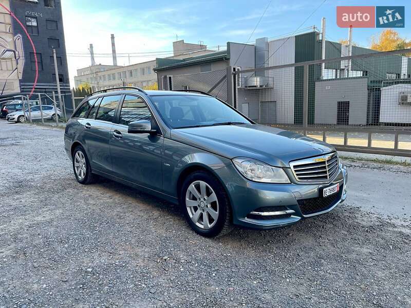 Універсал Mercedes-Benz C-Class 2011 в Луцьку