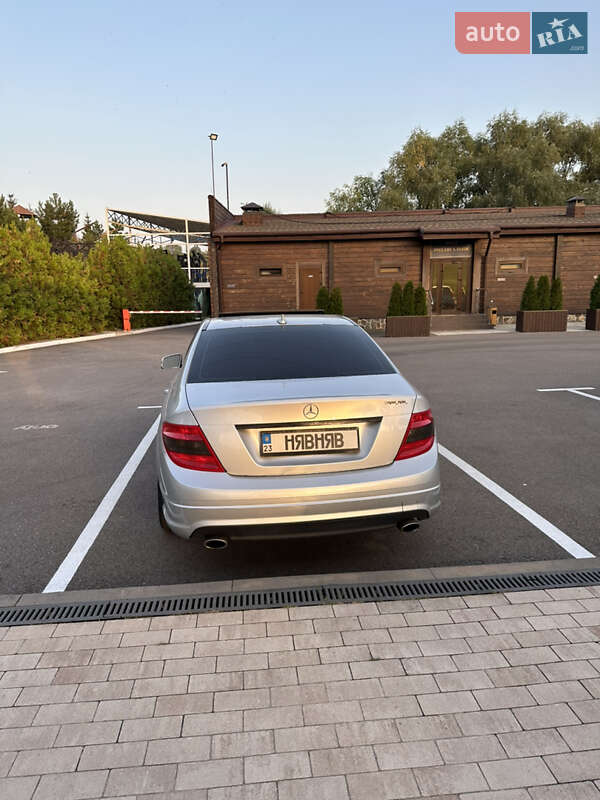Седан Mercedes-Benz C-Class 2011 в Одессе
