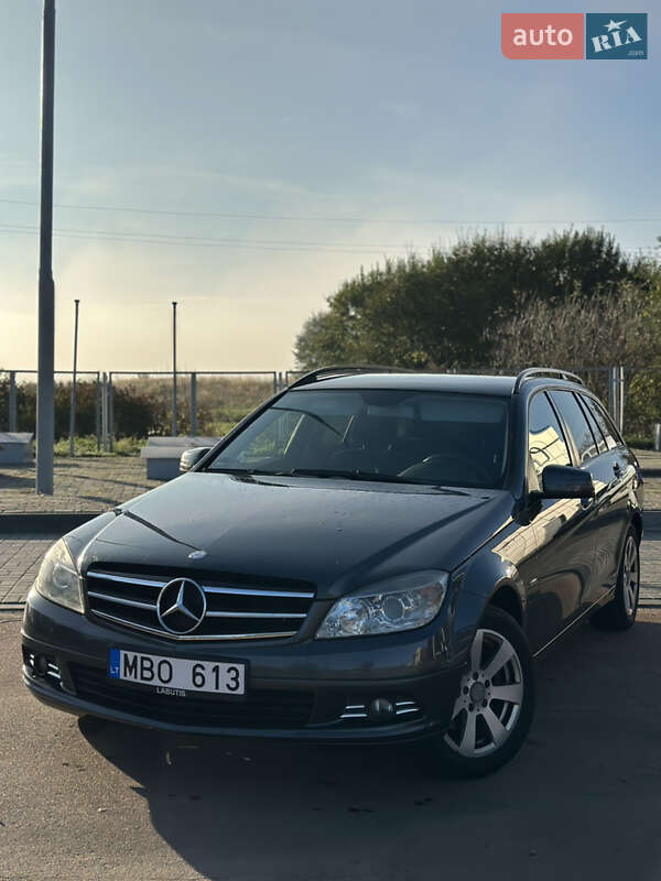 Універсал Mercedes-Benz C-Class 2010 в Львові