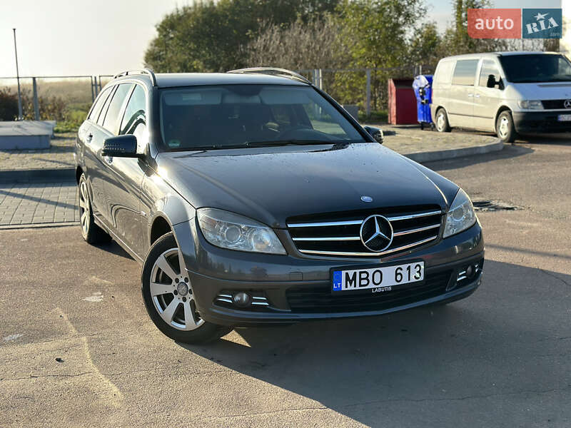 Універсал Mercedes-Benz C-Class 2010 в Львові