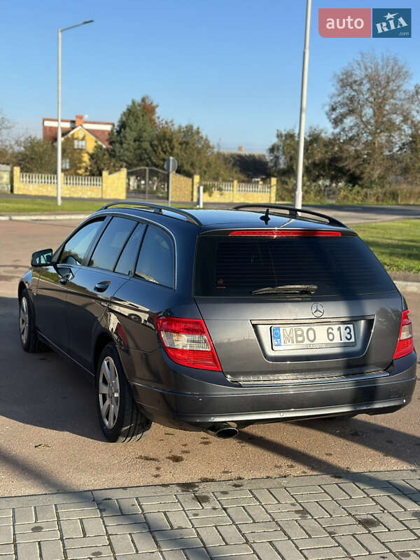 Універсал Mercedes-Benz C-Class 2010 в Львові