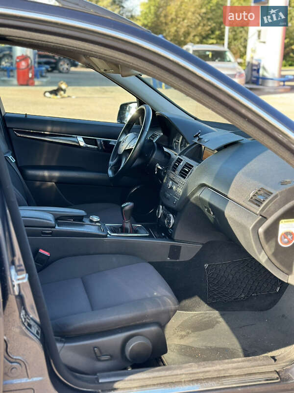 Універсал Mercedes-Benz C-Class 2010 в Львові