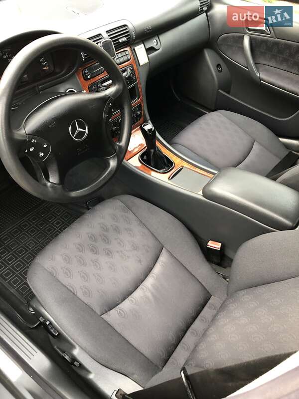 Седан Mercedes-Benz C-Class 2003 в Покровском