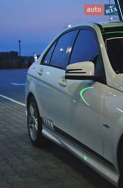 Седан Mercedes-Benz C-Class 2011 в 