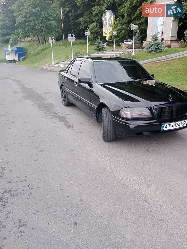 Седан Mercedes-Benz C-Class 1995 в Болехове