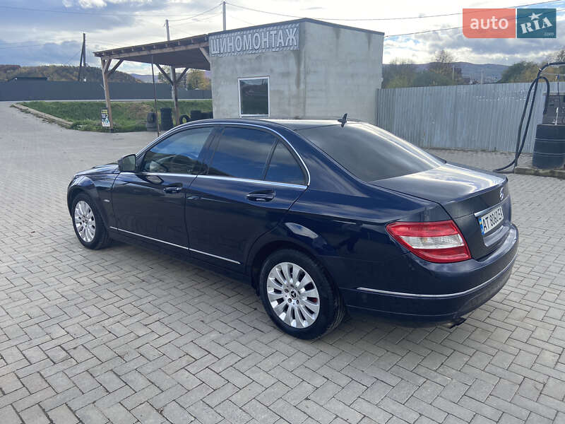 Седан Mercedes-Benz C-Class 2007 в Надвірній фото 6 Седан Mercedes-Benz C-Class 2007 в Надвірній