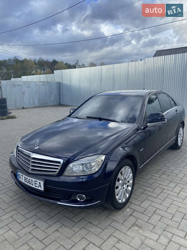 Седан Mercedes-Benz C-Class 2007 в Надвірній фото 3 Седан Mercedes-Benz C-Class 2007 в Надвірній