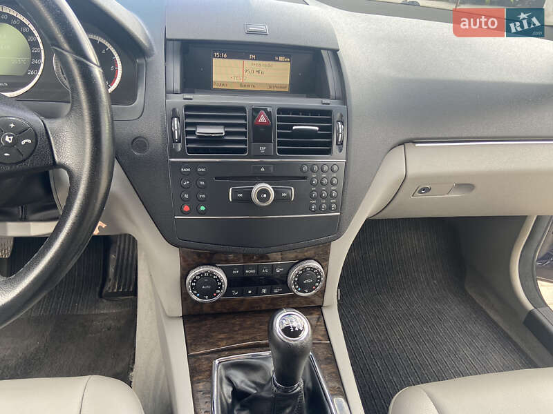 Седан Mercedes-Benz C-Class 2007 в Надвірній фото 20 Седан Mercedes-Benz C-Class 2007 в Надвірній