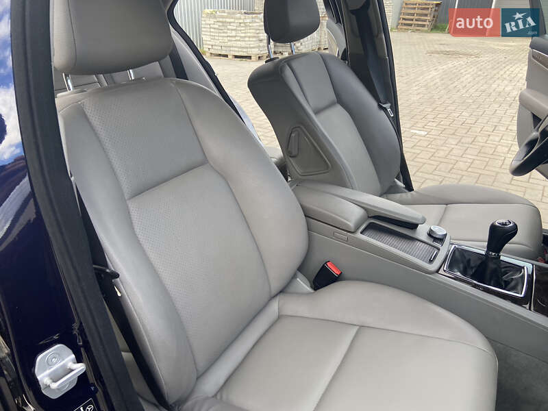 Седан Mercedes-Benz C-Class 2007 в Надвірній фото 39 Седан Mercedes-Benz C-Class 2007 в Надвірній