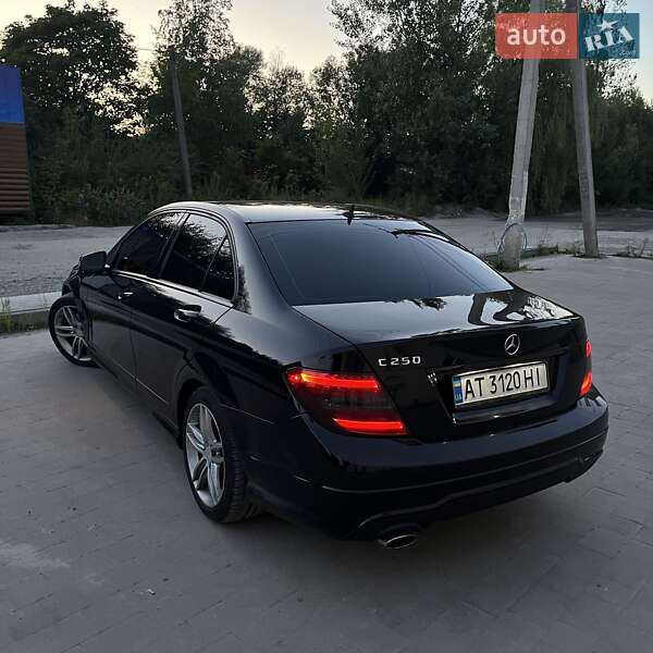 Седан Mercedes-Benz C-Class 2012 в Ивано-Франковске