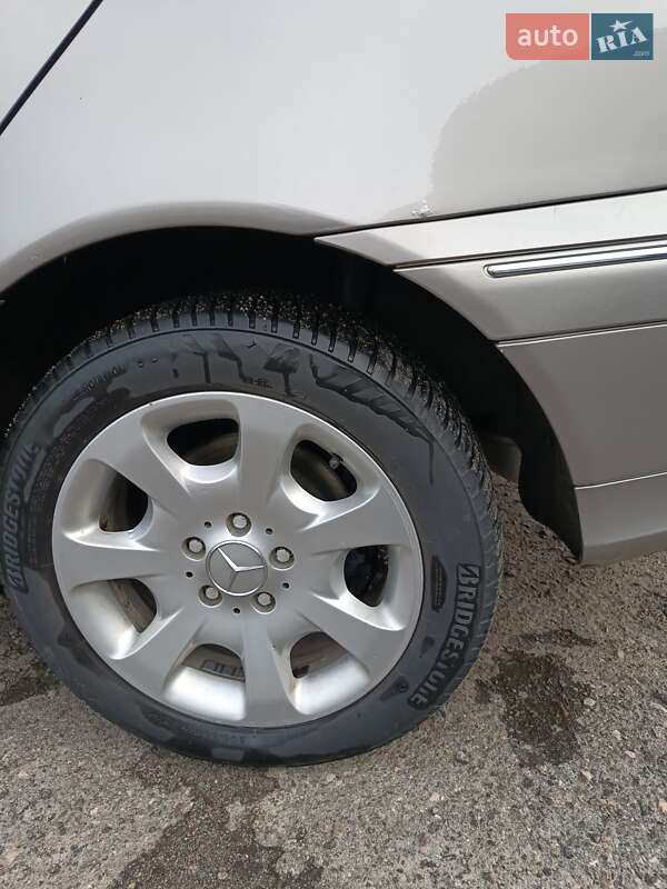 Седан Mercedes-Benz C-Class 2005 в Рокитному