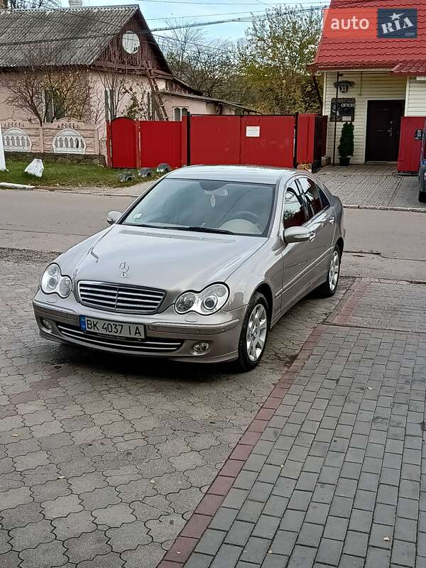 Седан Mercedes-Benz C-Class 2005 в Рокитному