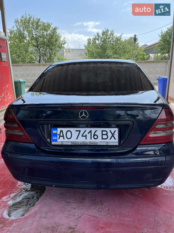 Седан Mercedes-Benz C-Class 2001 в Ужгороде