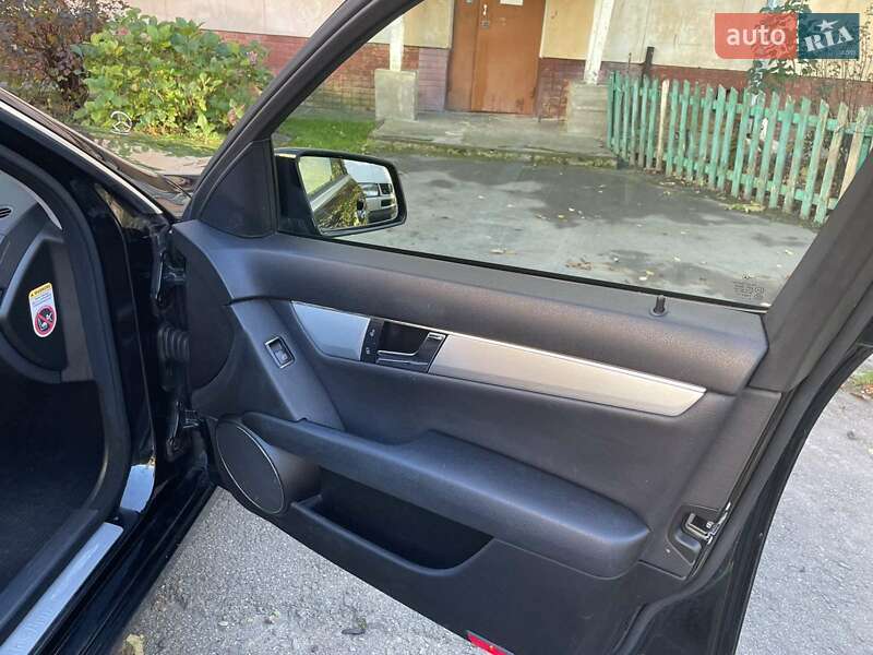 Универсал Mercedes-Benz C-Class 2010 в Стрые