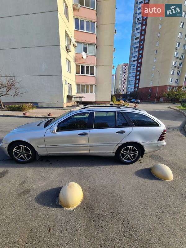 Универсал Mercedes-Benz C-Class 2002 в Киеве