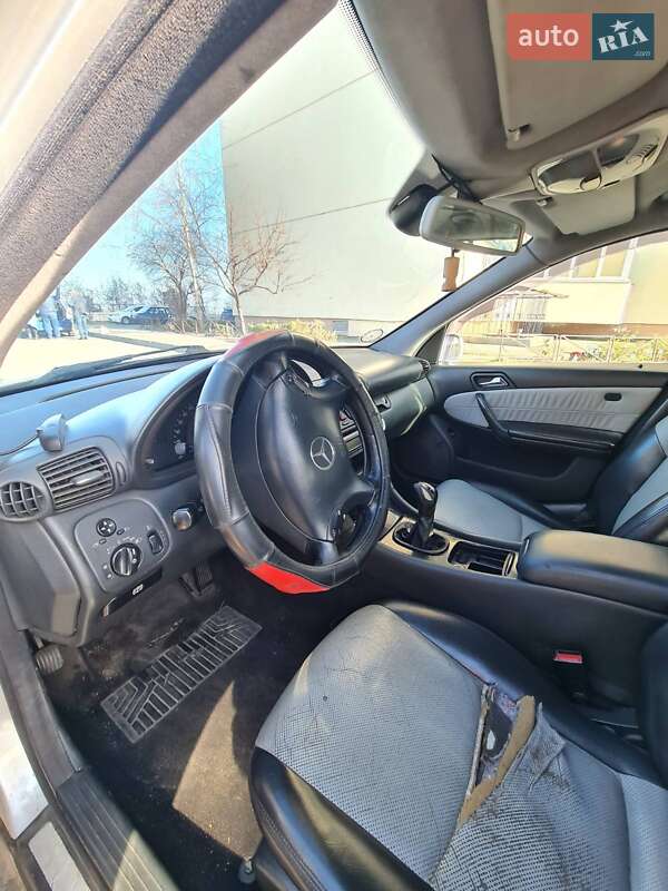 Универсал Mercedes-Benz C-Class 2002 в Киеве