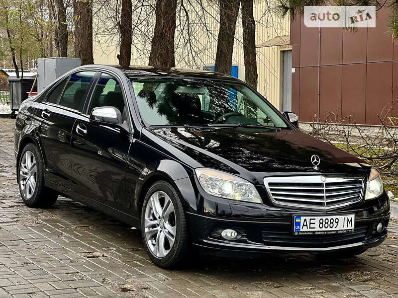 Седан Mercedes-Benz C-Class 2008 в Днепре