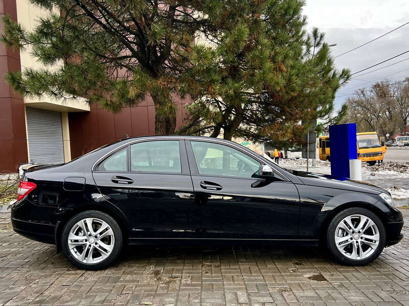 Седан Mercedes-Benz C-Class 2008 в Днепре
