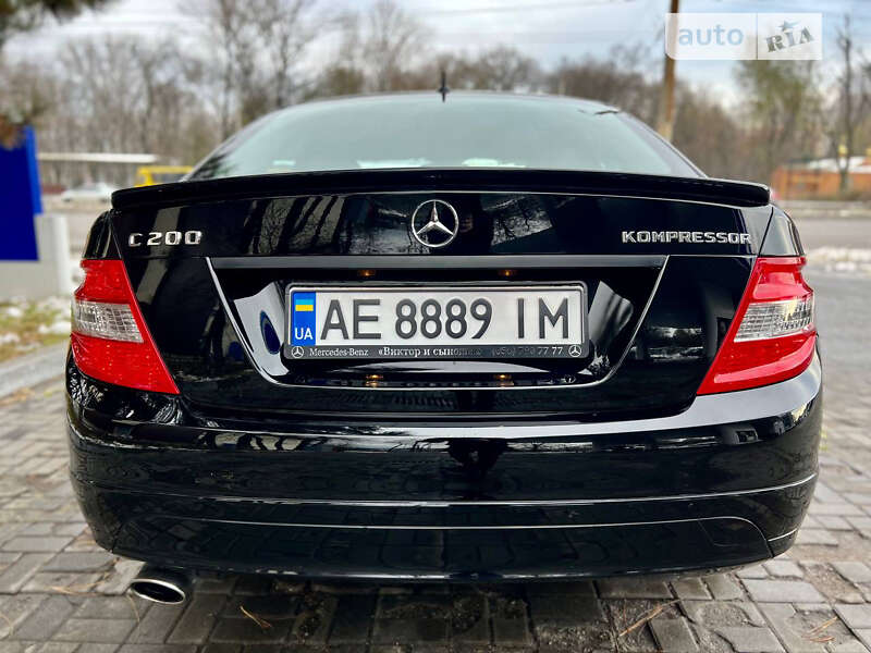 Седан Mercedes-Benz C-Class 2008 в Днепре