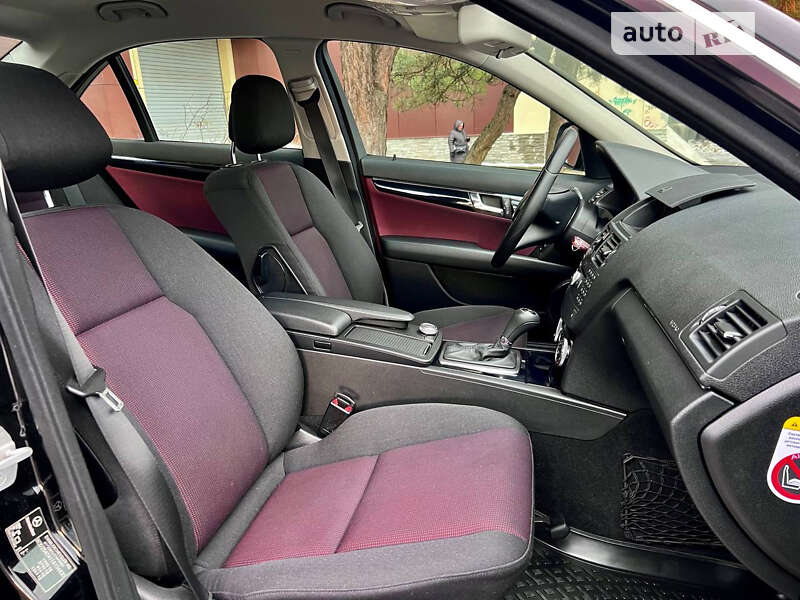 Седан Mercedes-Benz C-Class 2008 в Днепре