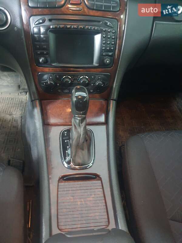 Седан Mercedes-Benz C-Class 2000 в Киеве