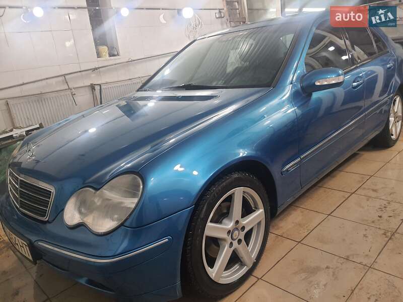 Седан Mercedes-Benz C-Class 2000 в Киеве