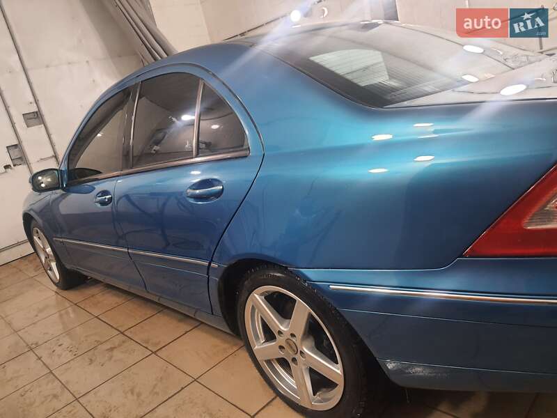 Седан Mercedes-Benz C-Class 2000 в Киеве